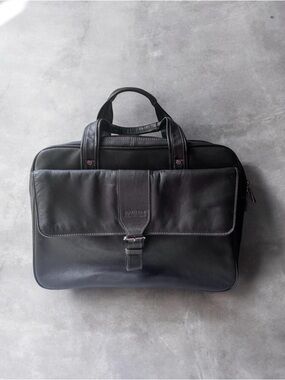 Kenneth Cole Reaction black genuine leather business/laptop bag